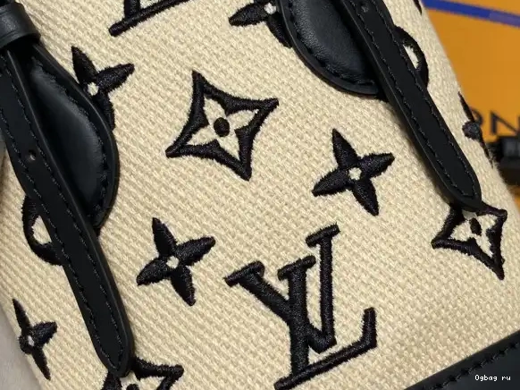 BUCKET VUITTON NANO LOUIS 0607